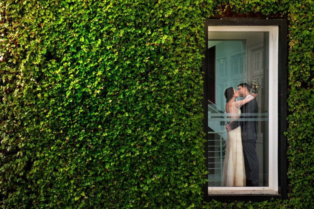 Fotografía de boda estilo editorial en las calles de Vegueta, Las Palmas