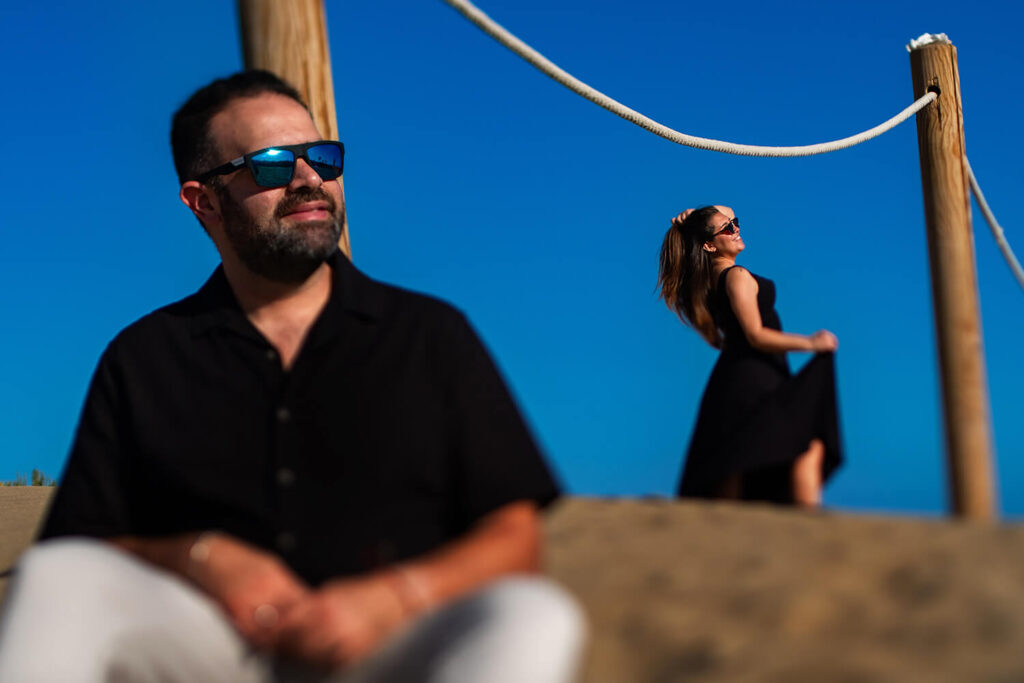 Sesión fotográfica creativa de boda en el desierto de Gran Canaria – Dunas de Maspalomas, Islas Canarias